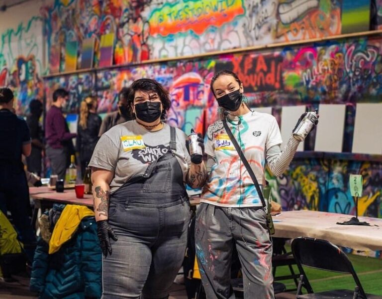 Chicago: BYOB Spray Paint and Sip Workshop - The Experience Itself