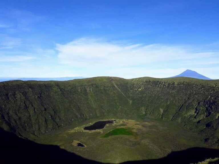 Faial: Private 4WD Full Day Island Tour with Local Guide - What Makes This Tour Stand Out?