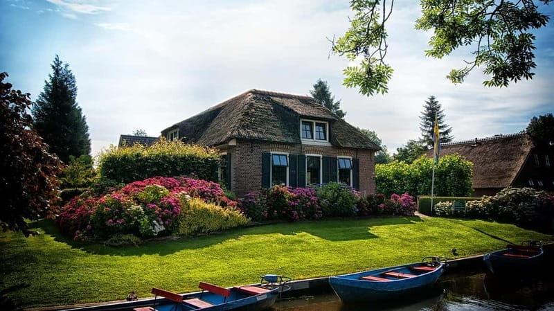 From Amsterdam: Zaanse Schans and Giethoorn Countryside Trip - Practical Details and What to Expect
