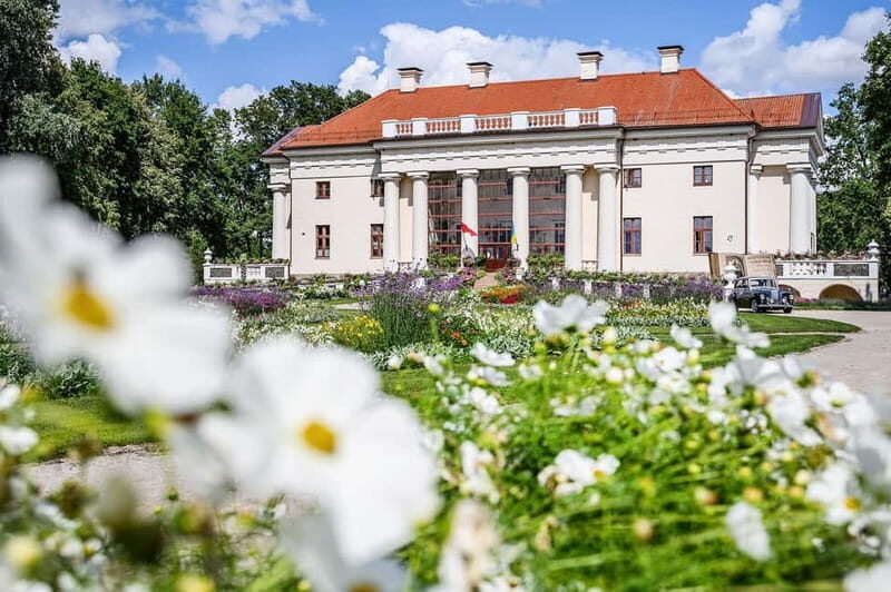 From Vilnius: Hill of Crosses, Pakruojis Manor & Kernav - An In-Depth Look at the Vilnius Day Trip