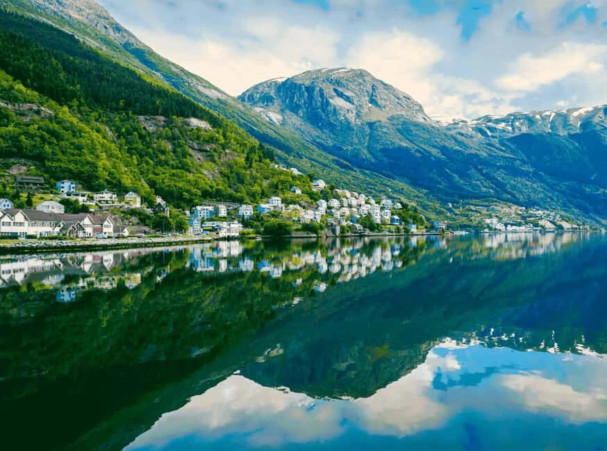 Guided tour: Hardangerfjord, Waterfalls and Ferry crossing - A Complete Breakdown of the Tour Experience