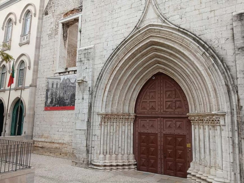 Lisbon: Private Half-Day Walking Tour - Exploring Lisbon’s Top Districts