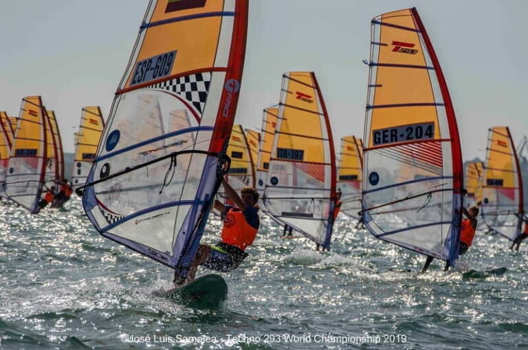 Malaga: Windsurfing lessons in Playa del Palo - The Itinerary and Experience Breakdown