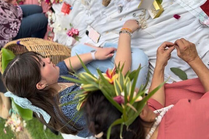 Maui Jewelry Making Class with Puka Shells and Pearls - A Closer Look at the Maui Jewelry Making Class