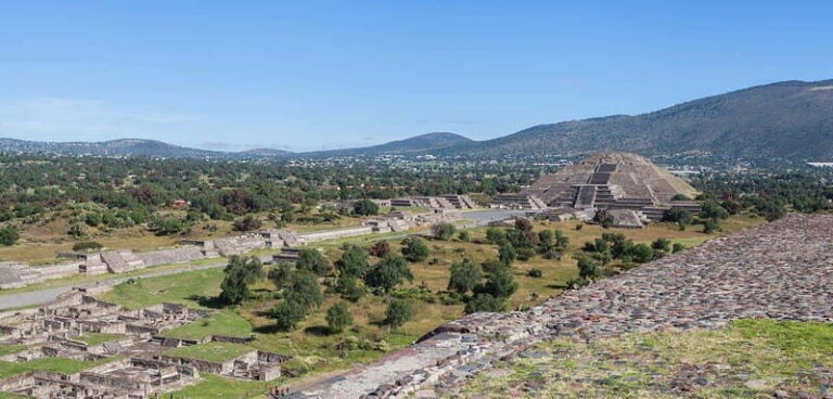 Mexico City: Early Visit to Teotihuacan - An in-depth look at this Teotihuacan tour