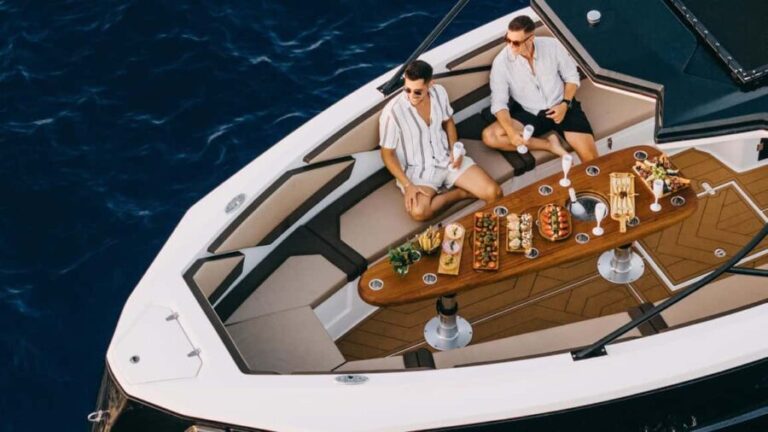 Milos: Small Group Yacht TourKleftiko Sarakiniko Poliegos - Who Will Love This Tour?