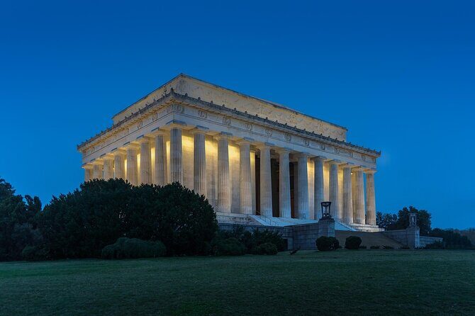 Monuments and Memorials Night Walking Tour - Who Will Love This Tour?