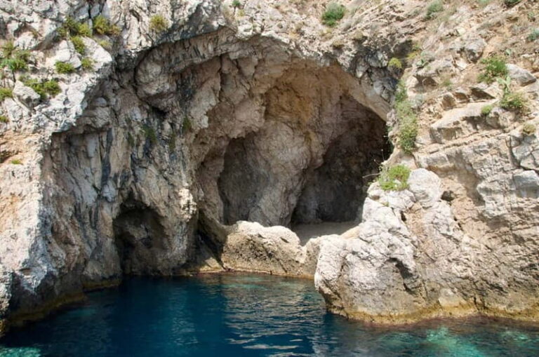 Naxos: Taormina Boat Tour with Snorkeling and Prosecco - The Practical Side