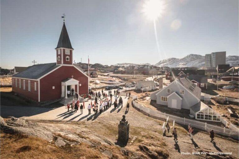 Nuuk Walking Tour with Museum Visit & Greenlandic Tasting - Good To Know