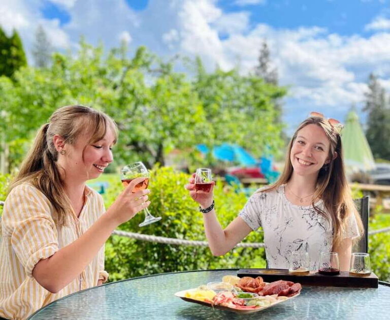 Okanagan Bee Tour, Wine Tasting and Lunch at Kelowna Winery - What Travelers Are Saying