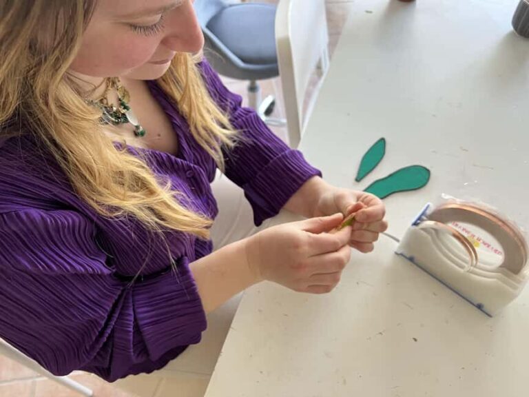 Pont-du-Château: create your own Tiffany stained glass cactus plant - An In-Depth Look at the Experience