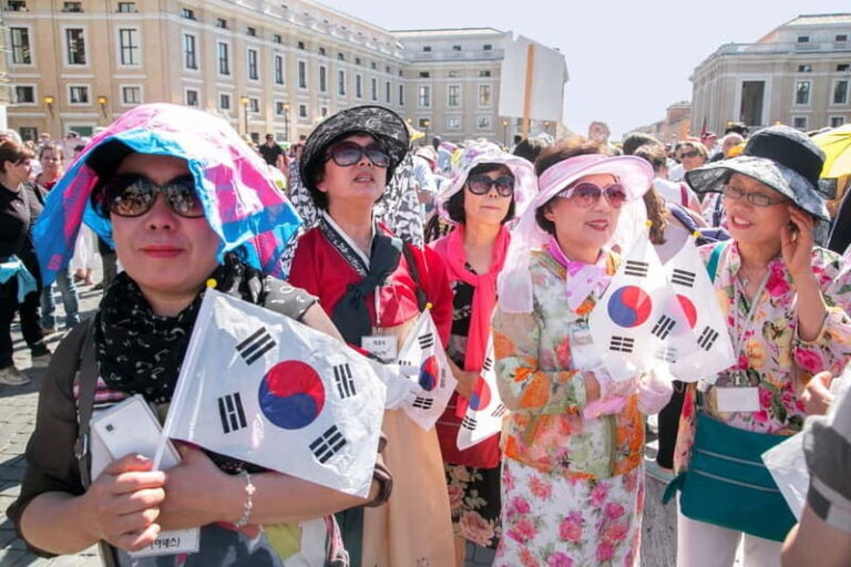 Pope Leo XIV Audience Tour with Local Guide - Deep Dive into the Experience