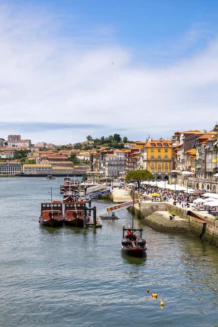 Port: Photo sessions in Porto for groups or individuals. - Discovering Porto Through the Lens