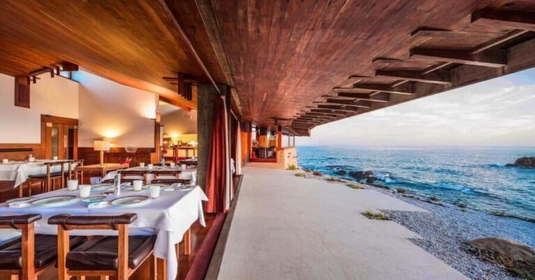 Porto: Gourmet gastronomic experience in a 2-Michelin-star restaurant - The Journey: From Your Accommodation to the Sea-View Restaurant