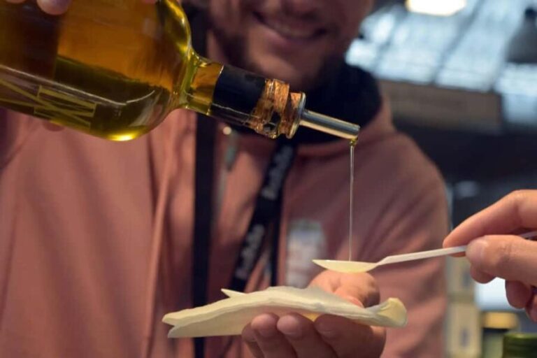 Porto: Mercado do Bolhão Guided Food Tour with Tastings - Why This Tour Offers Great Value