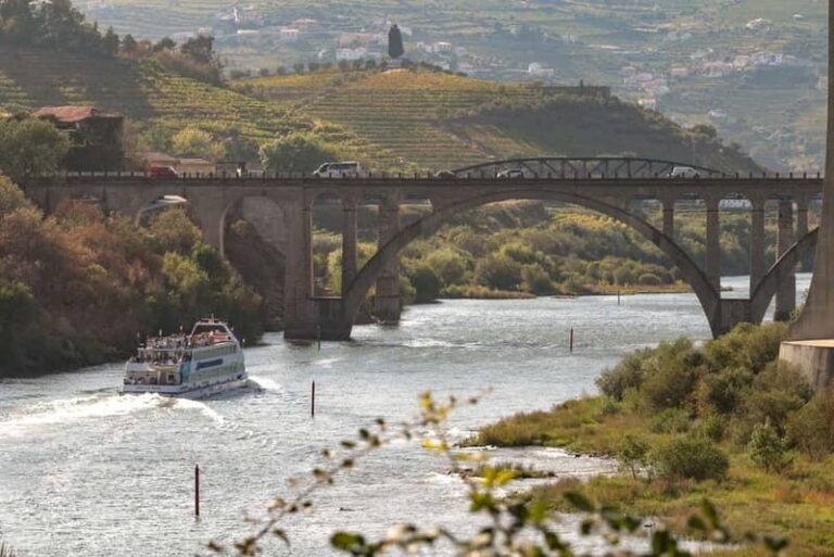 Porto/Regua/Porto (and reverse): Douro River Cruise + Lunch - What’s the experience really like?
