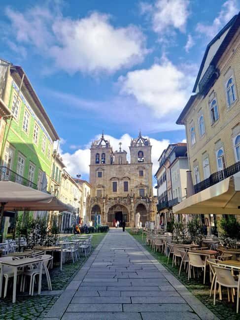 Porto:Braga & Guimarães Small-Group Full Day Tour with lunch - Starting the Day: Convenient Pickup & Travel Time