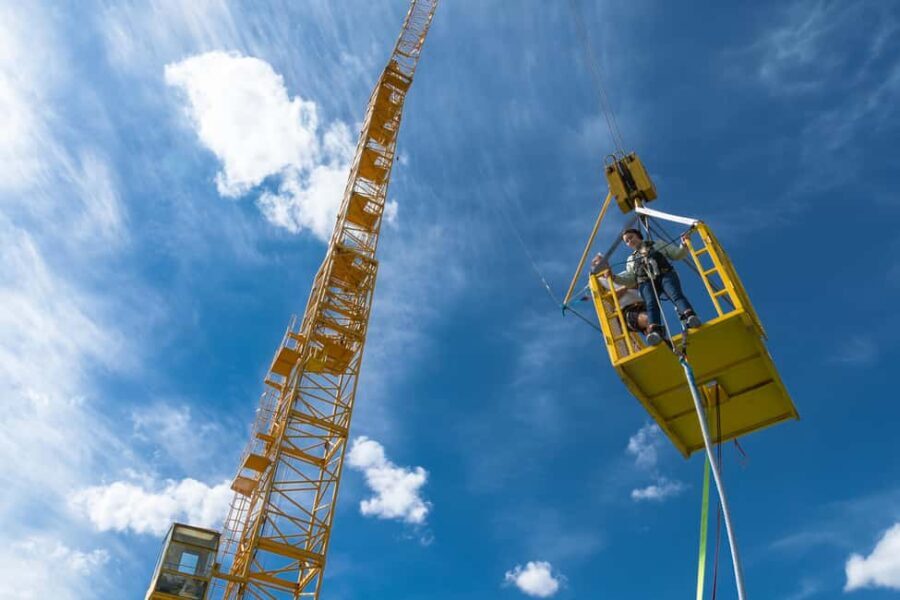 Pozna: Extreme Bungee Jumping Adventure - Who Will Love This Experience?  