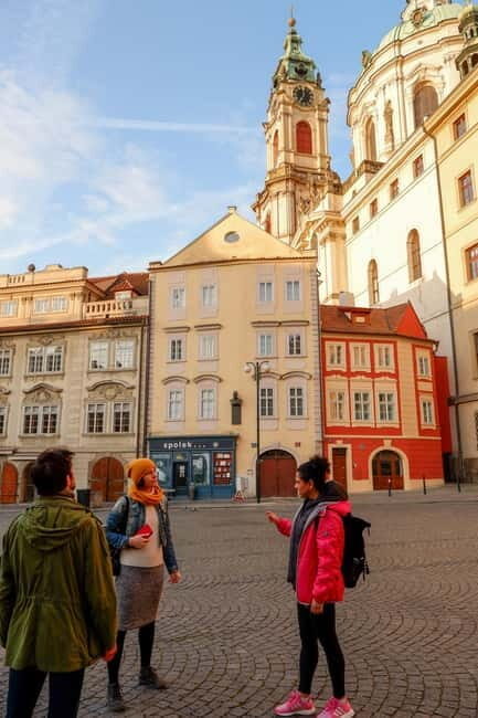Prague: Before the Crowd Sunrise Tour & Breakfast - The Itinerary in Detail