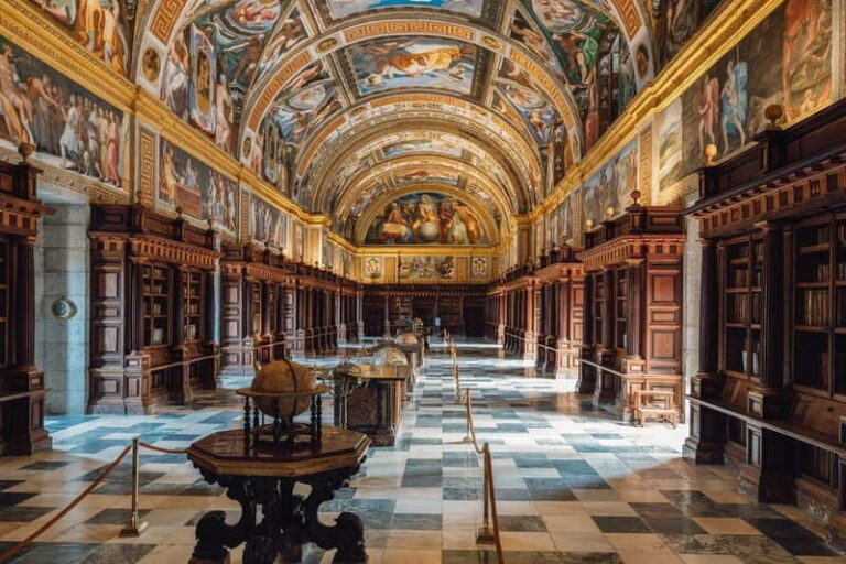 Private Escorial and Valley Tour with driver - Discovering El Escorial: A Monastery of Majesty