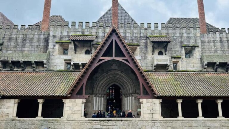 Private Guimarães & Braga Experience:From Porto All-Included - A Truly Value-Driven Experience