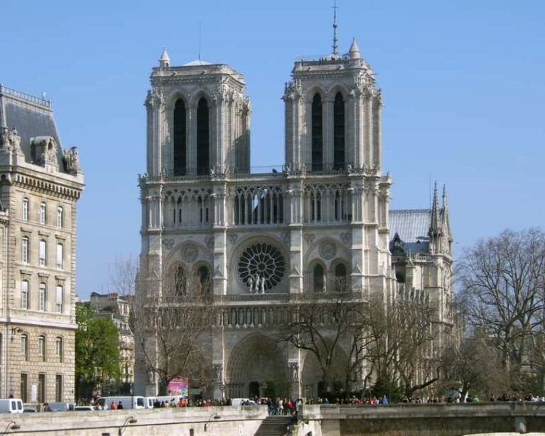 Private Notre Dame outdoor Tour with Crypt. - The Details of the Notre Dame Private Tour