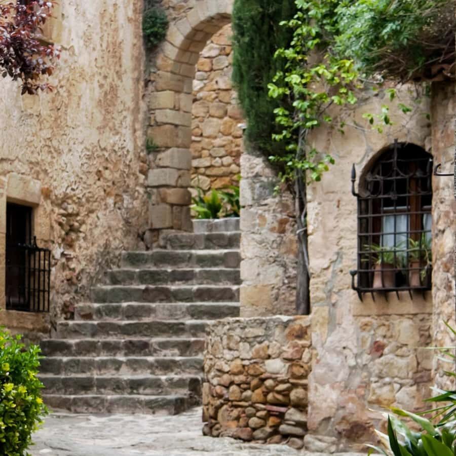 Private Tour Girona & Tossa de Mar from Barcelona - Who Is This Tour Best For?