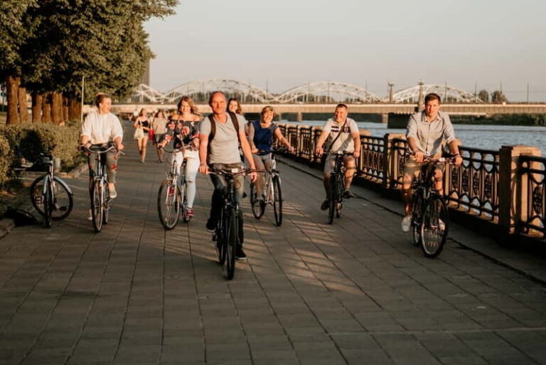 Riga: Green Spaces Bike Tour with Mezaparks and Old Town - Who This Tour Is Best For