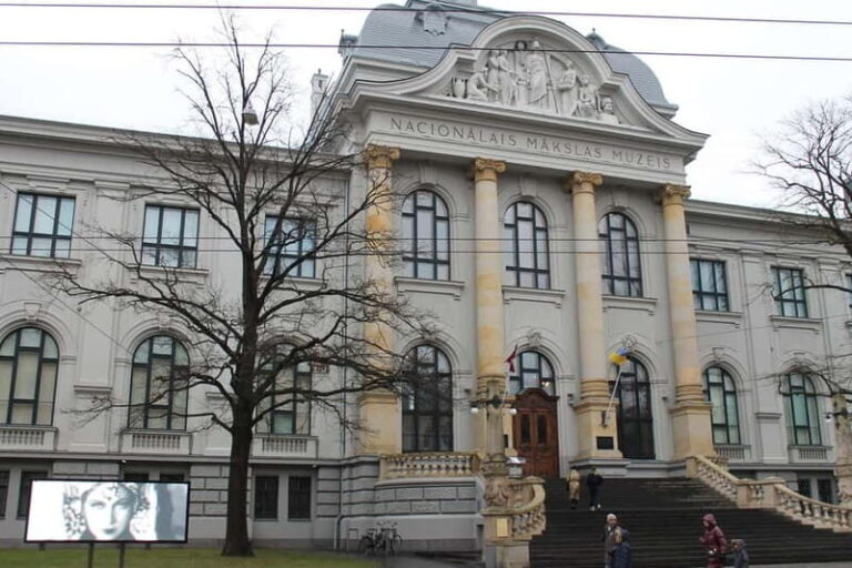 Riga: Latvian Art Museum, Dinner, and Black Balsam Tasting - Itinerary Breakdown