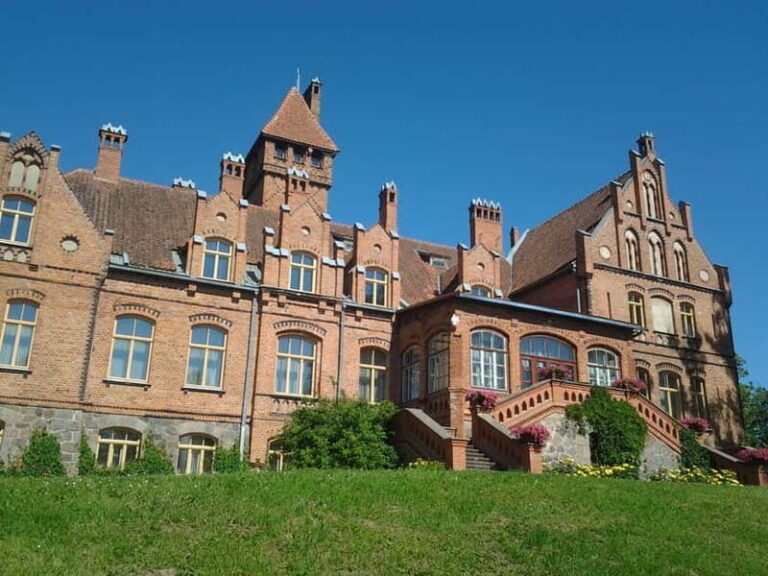 Riga: Nearby Manors and Castles Tour - Who Should Consider This Tour?