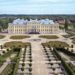 Riga: Private Tour to Hill of Crosses and Rundle Palace - The Hill of Crosses: A Monument of Resilience and Faith