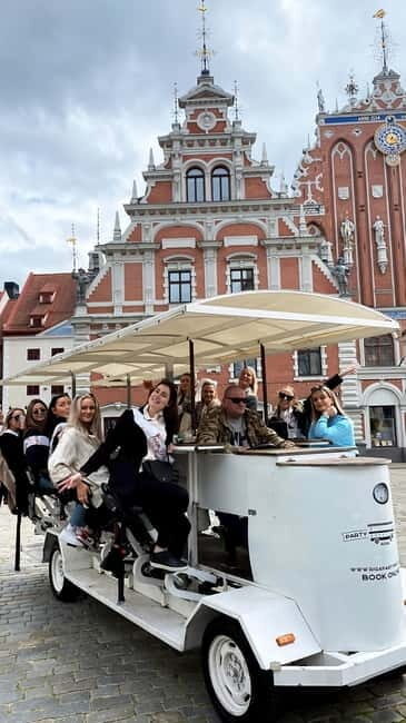Riga: Prosecco Bike & Pub Crawl - Transitioning to Nightlife: The Pub Crawl
