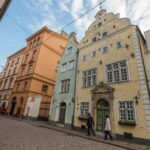 Riga's Old Center and Art Nouveau Tour - Exploring Riga’s Medieval Heart: Old Town Walk