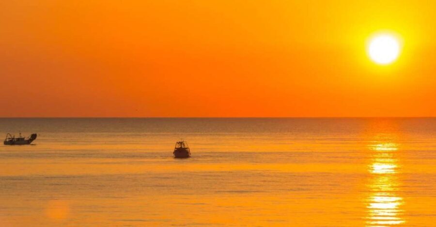 Rimini: Beach umbrella, drink and Jacuzzi at 26 TikiBeach - The Itinerary in Detail