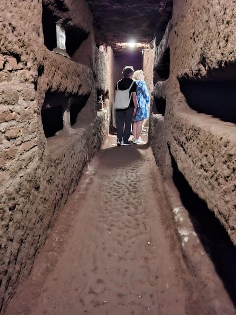Rome: Catacombs Express ENGLISH Guided Tour - SKIP THE LINE - Authentic Insight into the Catacombs Experience