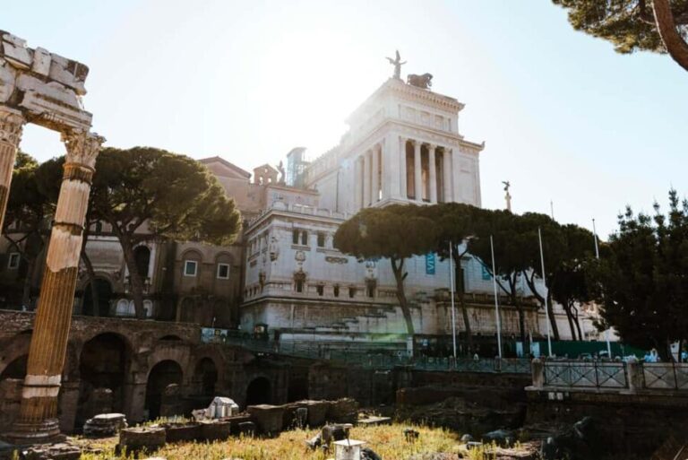 Rome: Cleopatra & Women of Ancient Rome Walking Tour - Starting Point and First Impressions
