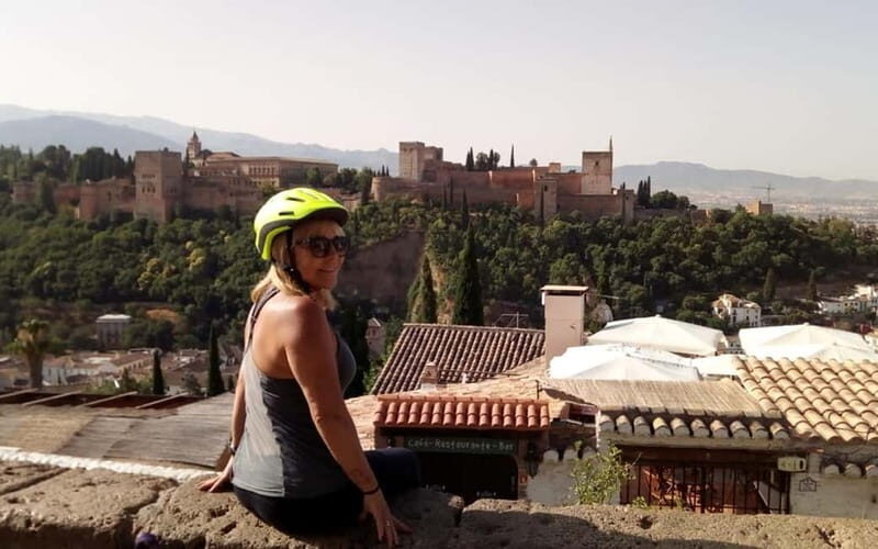 Ruta en Bicicleta Eléctrica por los Encantos del Sacromonte - A Closer Look at the Experience