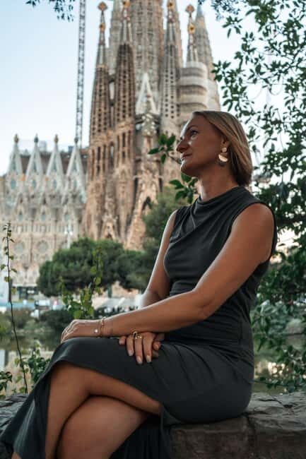Sagrada Familia 2in1: Guided Tour + Photo/Video - What to Expect: A Detailed Breakdown