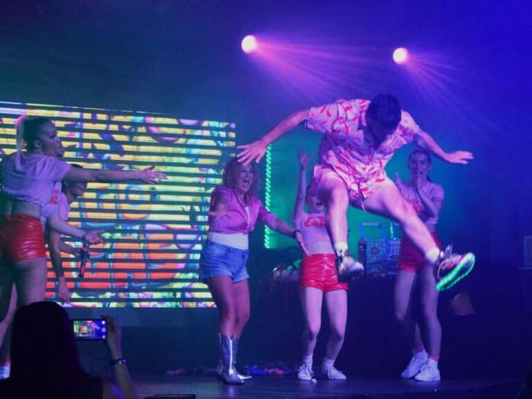 Salou: Bingo Bangas Party Night with Drinks - Who Should Consider This Experience?