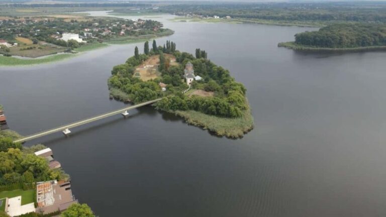 Salt Mine, Lunch at Winery & Dracula's Tomb - Small Group 7p - What to Expect from the Tour