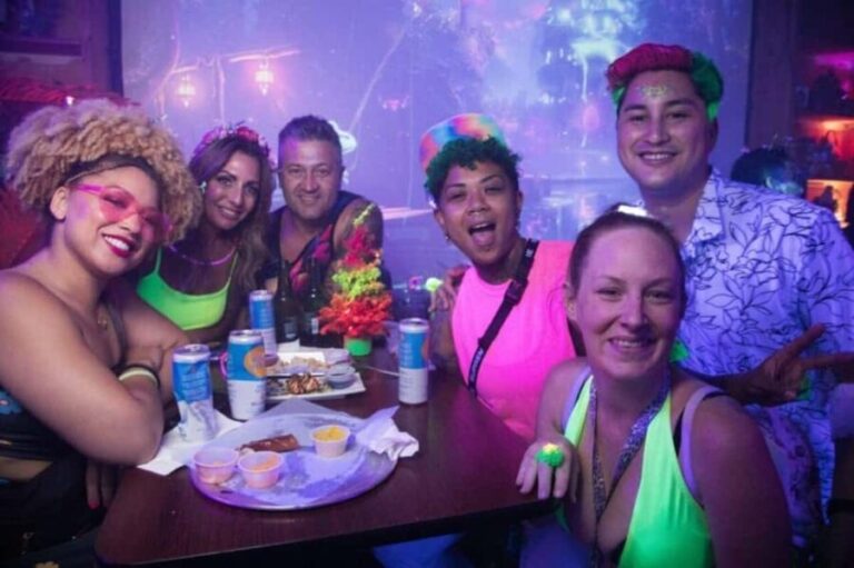 San Diego: Hillcrest Drag Queen 5 Bar Crawl with Shots - Authenticity and Social Vibe