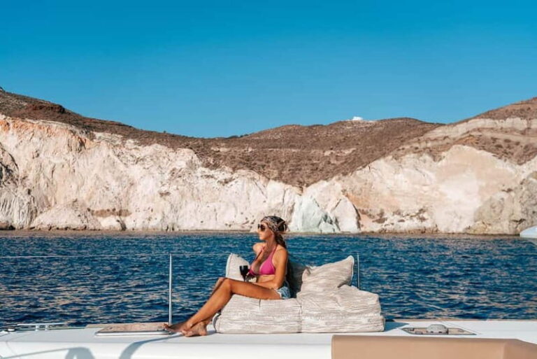 Santorini: Luxury Catamaran Cruise with Lunch, BBQ & Drinks - The Food and Drinks