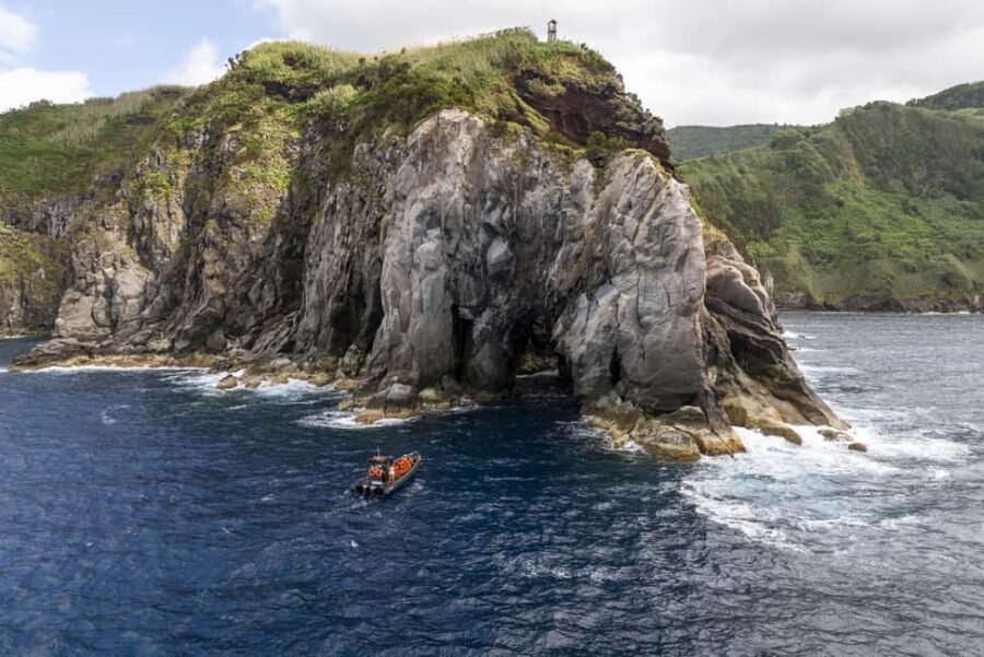 São Miguel: Private Bachelor Boat Tour with Drinks & Snacks - Who Should Consider This Tour?