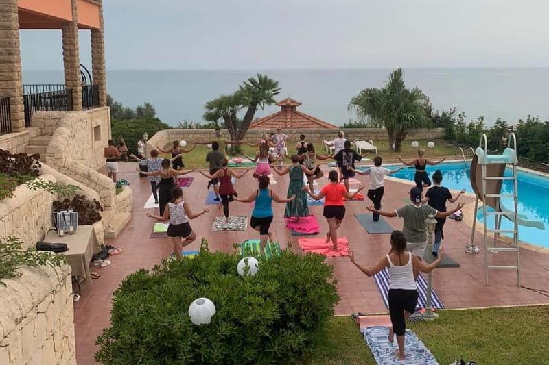 Sea View Yoga Class in Ortigia - Setting and Atmosphere
