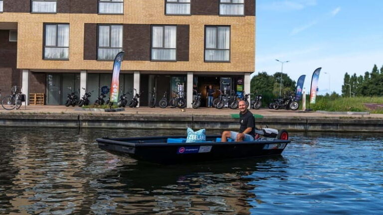 Self-Guided Electric Boat Rental - Who Would Love This?