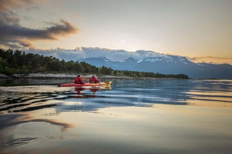 Senja: Guidet Evening Kayak Cruise - An In-Depth Look at the Kayak Experience in Senja