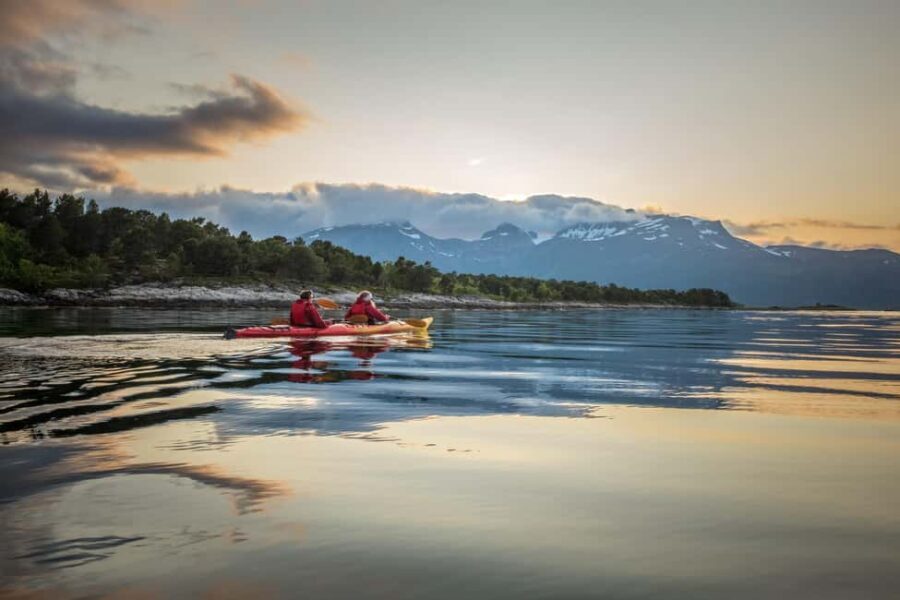 Senja: Guidet Evening Kayak Cruise - An In-Depth Look at the Kayak Experience in Senja