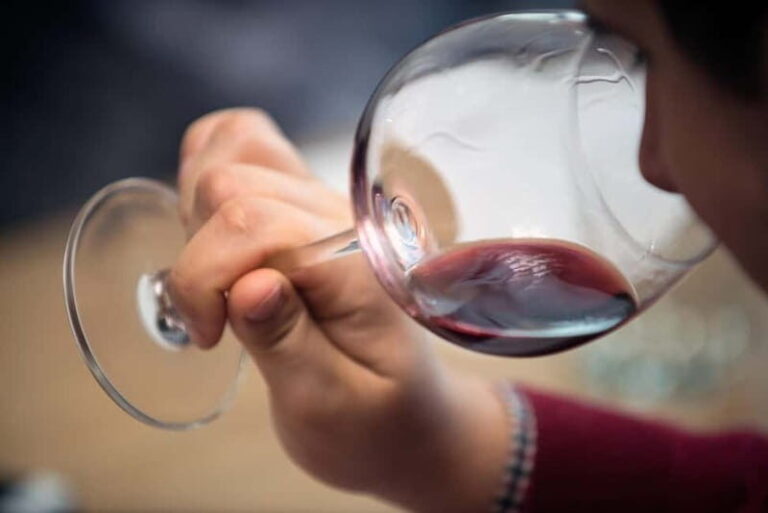 Sevilla: Fun Wine Tasting with an Spanish Sommelier - Who Should Book This Experience?