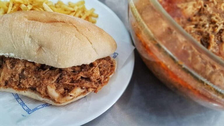 Seville in Depth: Exclusive Walking Tour+Tapas (3+3 hrs) - Exploring Seville in Depth: What to Expect