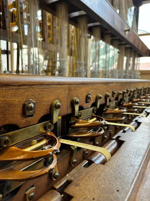 Soierie Vivante's weaving workshops : tours and demos - Who Will Love This Tour?